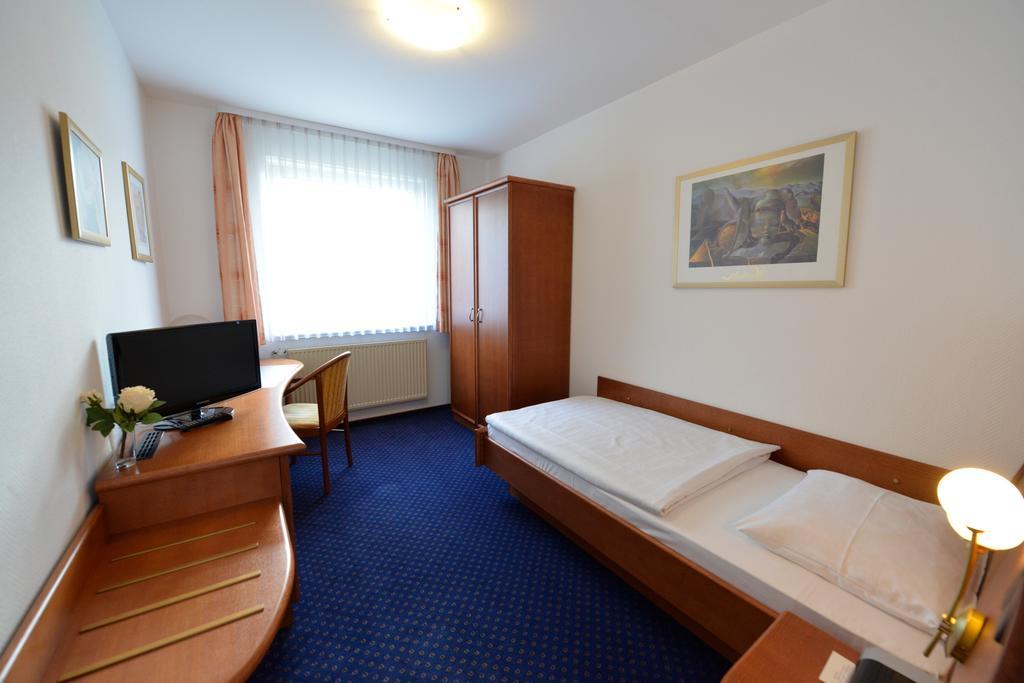 Trollinger Hof Hotell Bad Oeynhausen Exteriör bild
