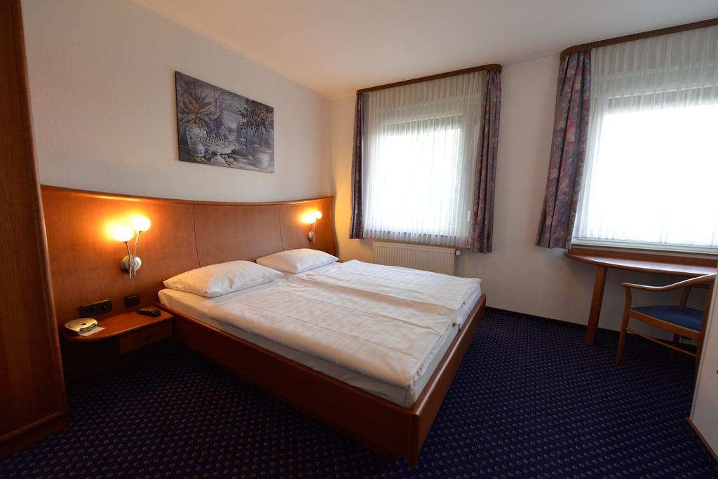 Trollinger Hof Hotell Bad Oeynhausen Exteriör bild